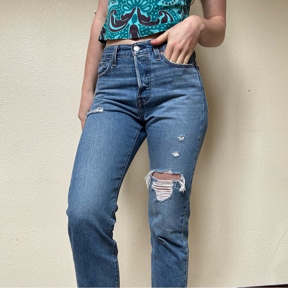 Levi’s straight leg wedgie jeans - Picture 5 of 7